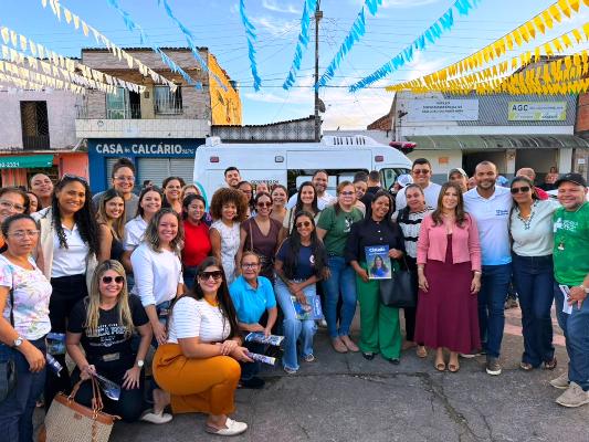 Deputada Cláudia Oliveira entrega ambulância para São João do Panelinha e reforça investimentos na saúde de Camacã 4 5