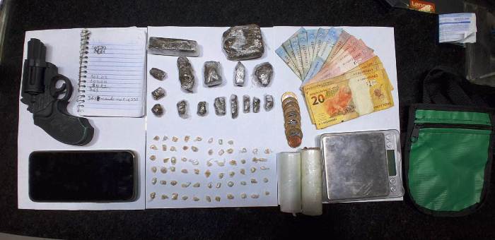 PM divulga balanço dos festejos em Itapebi com prisão por porte de arma, apreensão de drogas e furto de motocicleta 5 007
