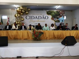 Em Sessão Solene, Câmara e Prefeitura de Itapebi celebram 68 anos com entrega de títulos honoríficos 3 IMG 2661