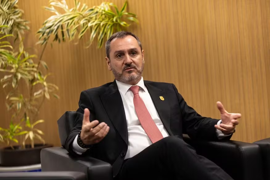Andrei diz a Dino que seu afastamento pode atrasar operação Dark Horse e influenciar eleições 1 001