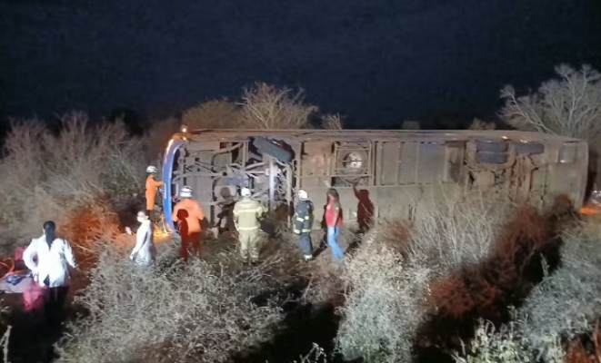 Grave acidente com ônibus deixa saldo de sete mortos e 13 feridos na Bahia 4 1 37