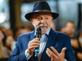 Lula estuda faltar a debate, conceder entrevista a podcast e propõe "pool" de veículos 3 1 38