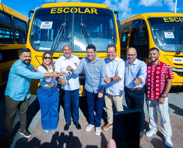 Deputada Cláudia Oliveira garante novos ônibus escolares para Eunápolis, Itabela e Guaratinga 1 7 1